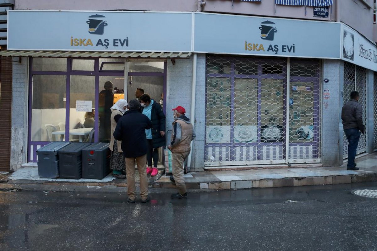 İzmir de kurdukları aşeviyle 300 kişiyi doyuran iki esnaf, barınma evi açacak #2