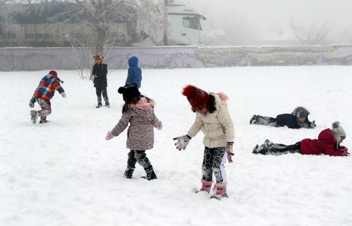Erzurumlu öğrencilerin kar eğlencesi #3