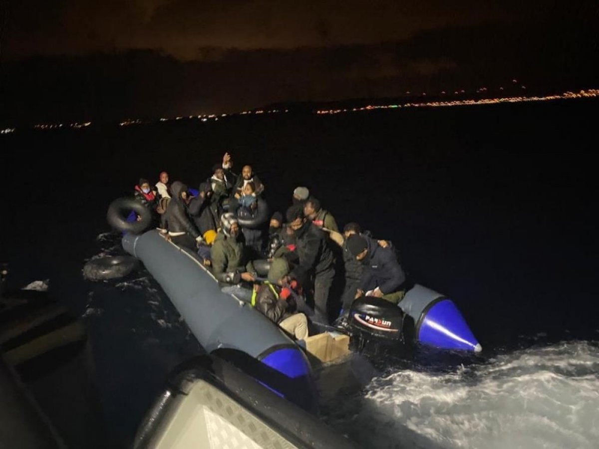 İzmir açıklarında 34 düzensiz göçmen kurtarıldı #2
