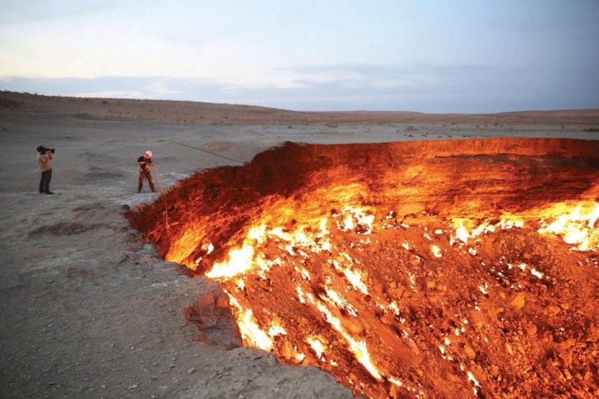 Türkmenistan daki Derveze gaz kraterinde 1971 den beri yanan ateş söndürülecek #2