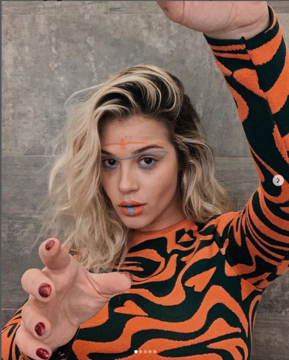 Edis, Meryem İrem Şahin i öptü #9