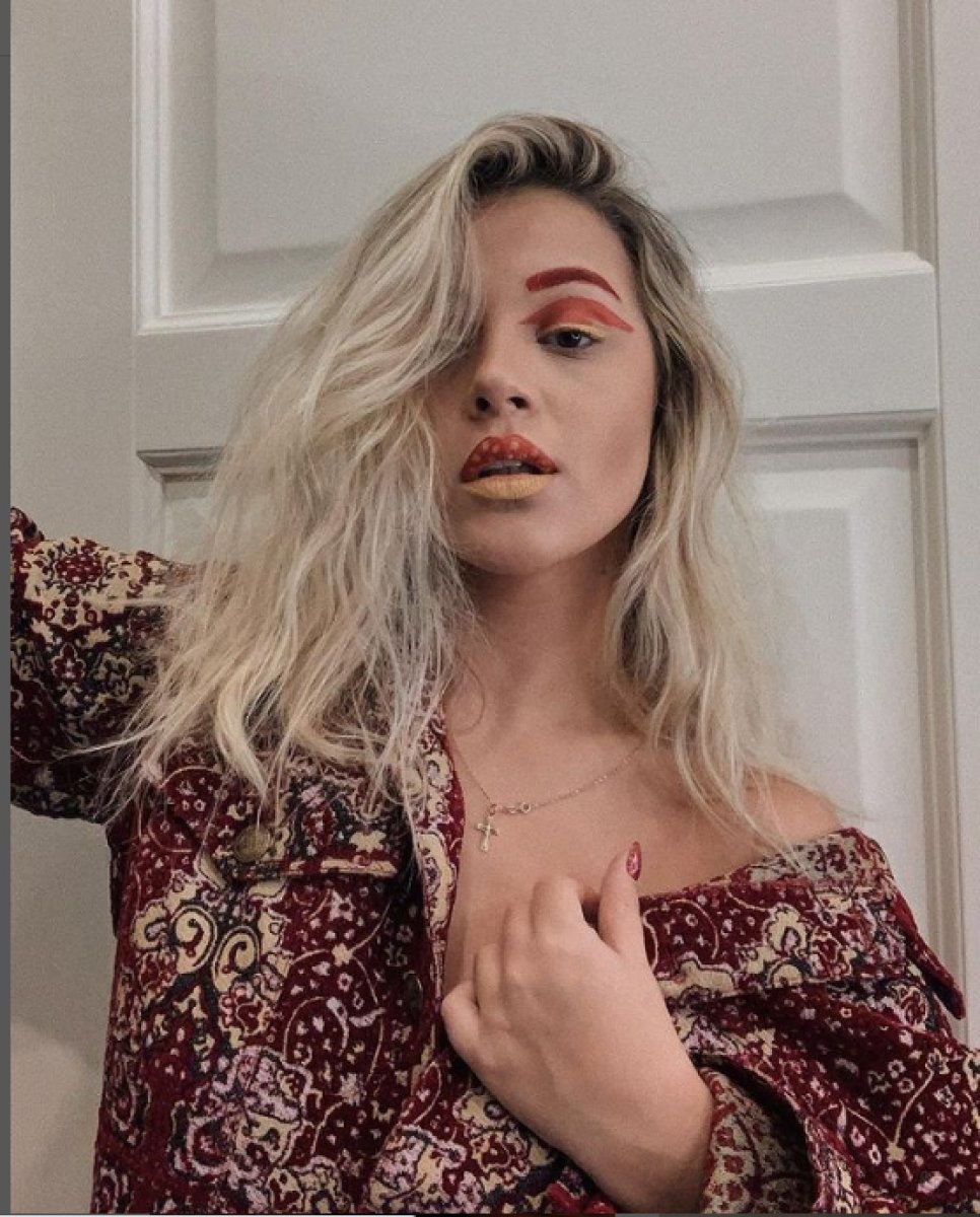 Edis, Meryem İrem Şahin i öptü #8