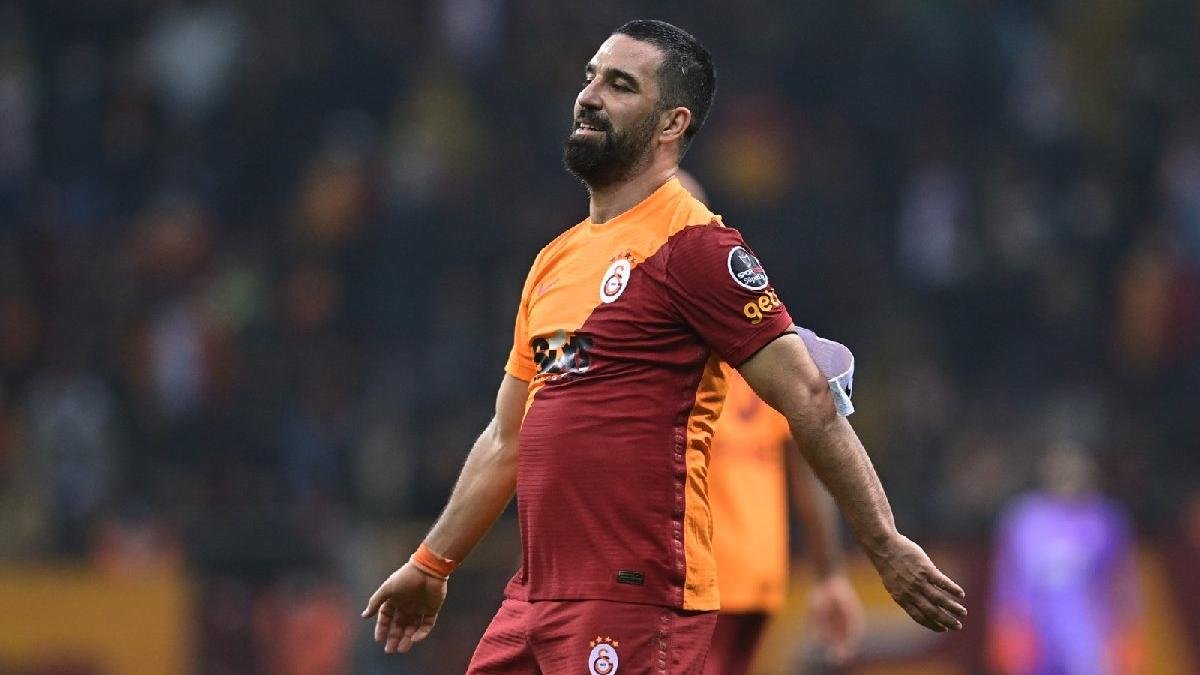 Galatasaray da Arda Turan ile yola devam kararı alındı #1