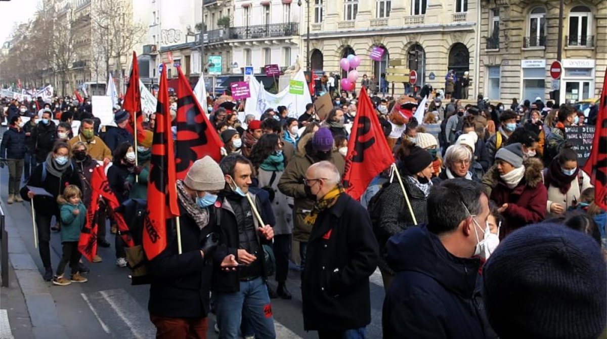 Fransa da eğitimciler ve veliler sokağa indi #2