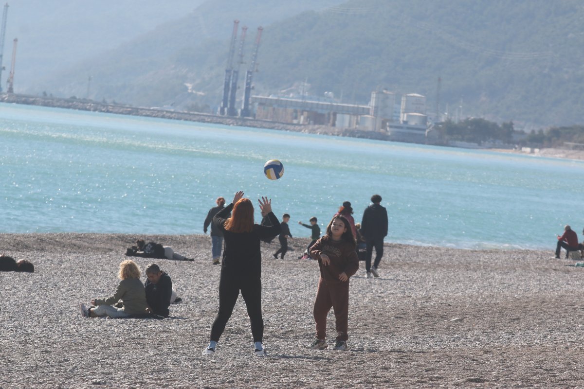 Antalyalılar ocak ayında denize girdi #3