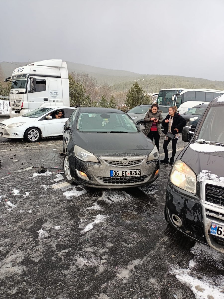 Bolu’da zincirleme kaza: 12 araç birbirine girdi #6