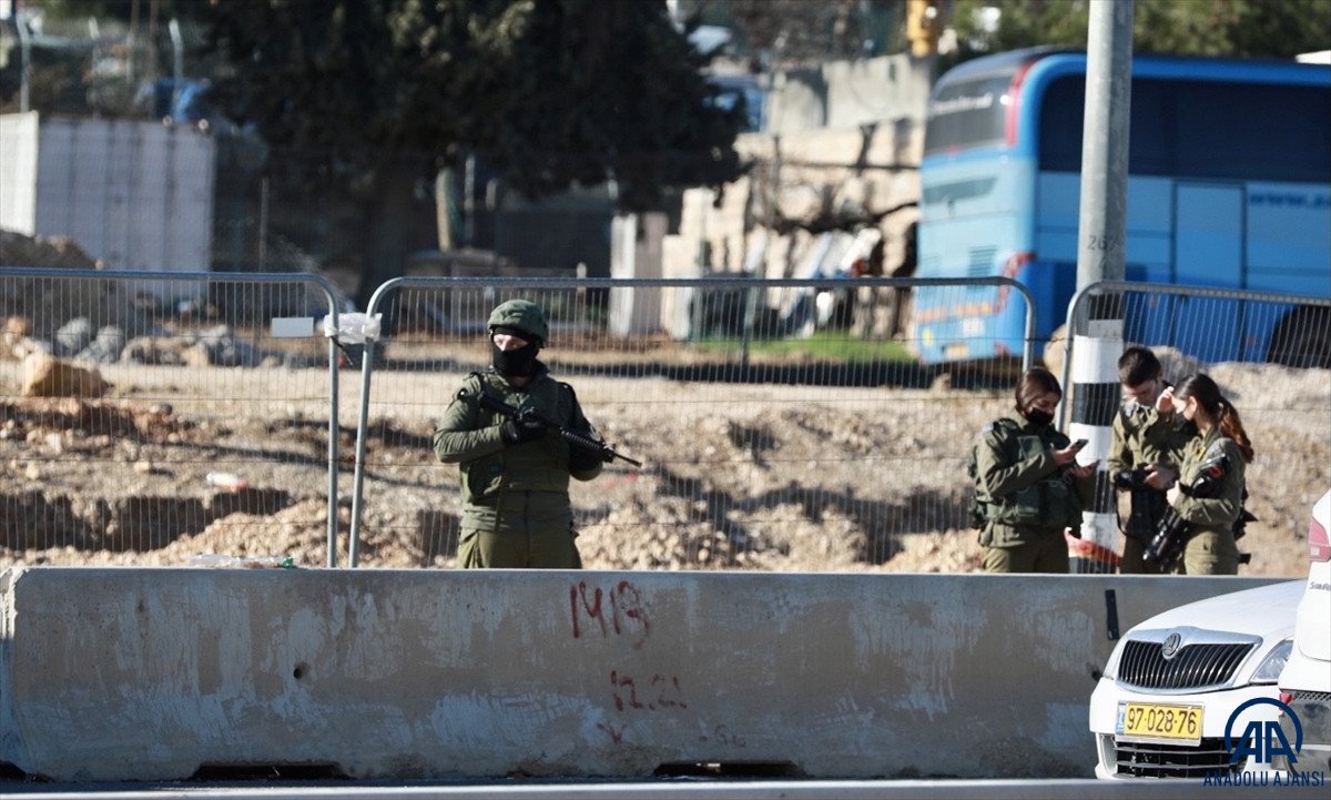 İsrail güçleri, bıçaklı saldırı iddiasıyla 1 Filistinliyi öldürdü #1