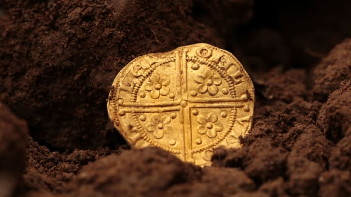 İngiltere de 3. Henry e ait en eski altın sikke bulundu #1