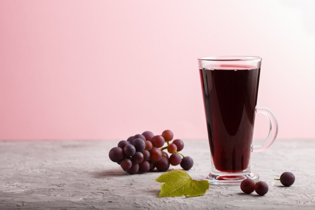 5 positive effects of black grape juice on women's health #1