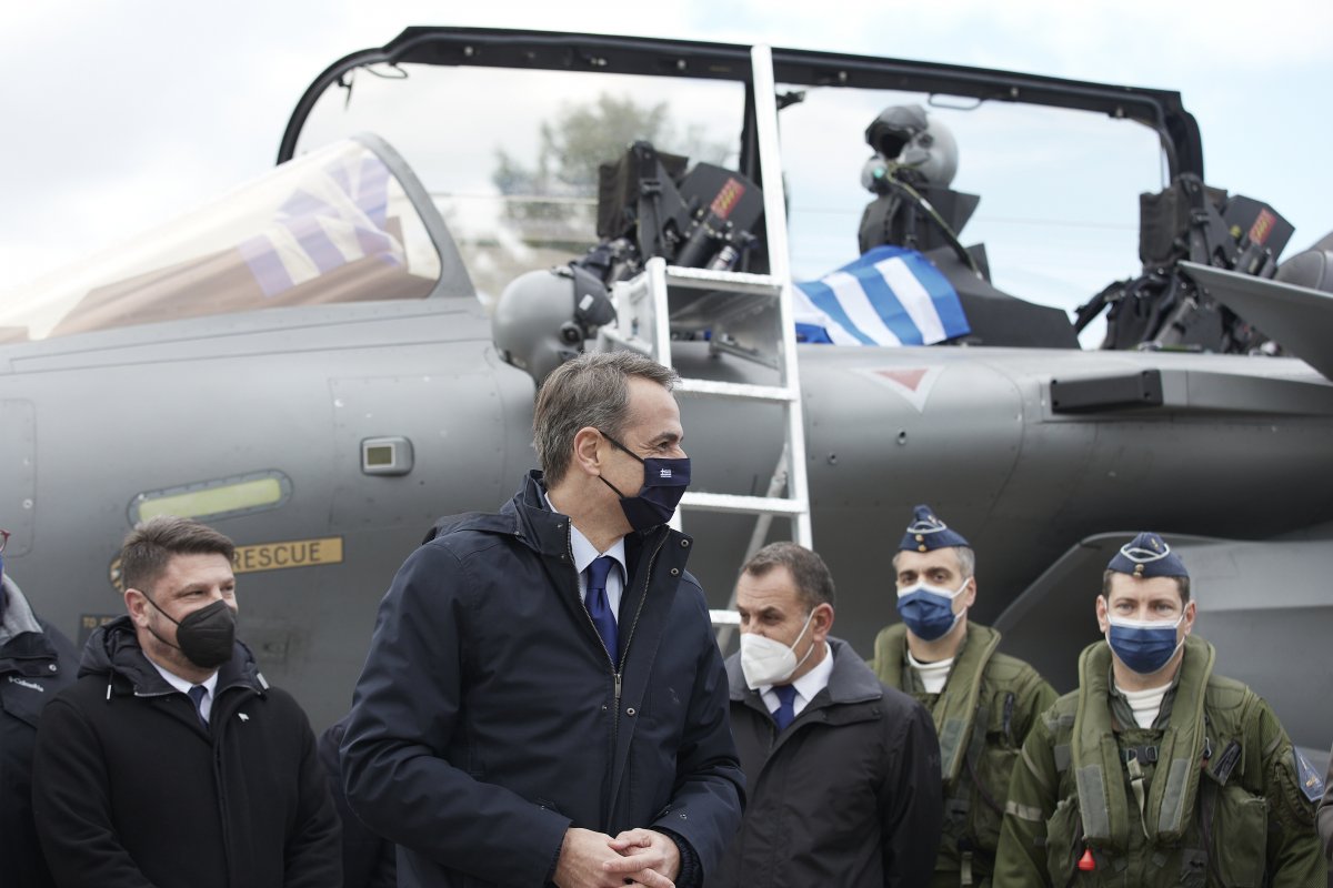 Yunanistan yeni aldığı savaş uçaklarını kutsadı #1