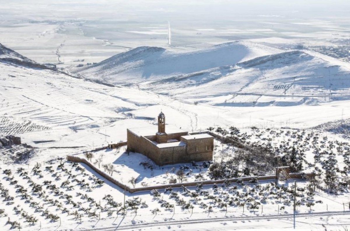 Mardin de kartpostallık kar manzaraları  #11
