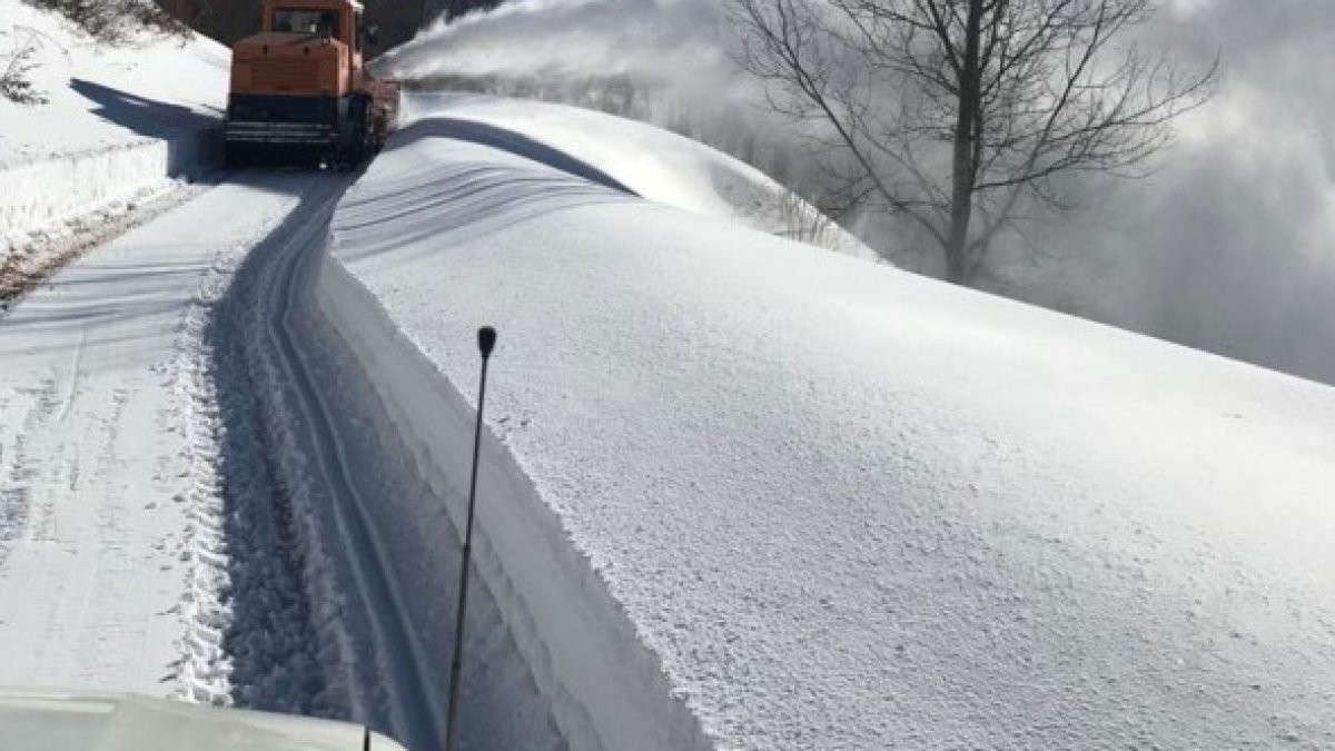 Kastamonu'da kar kalınlığı 1,5 metreyi buldu