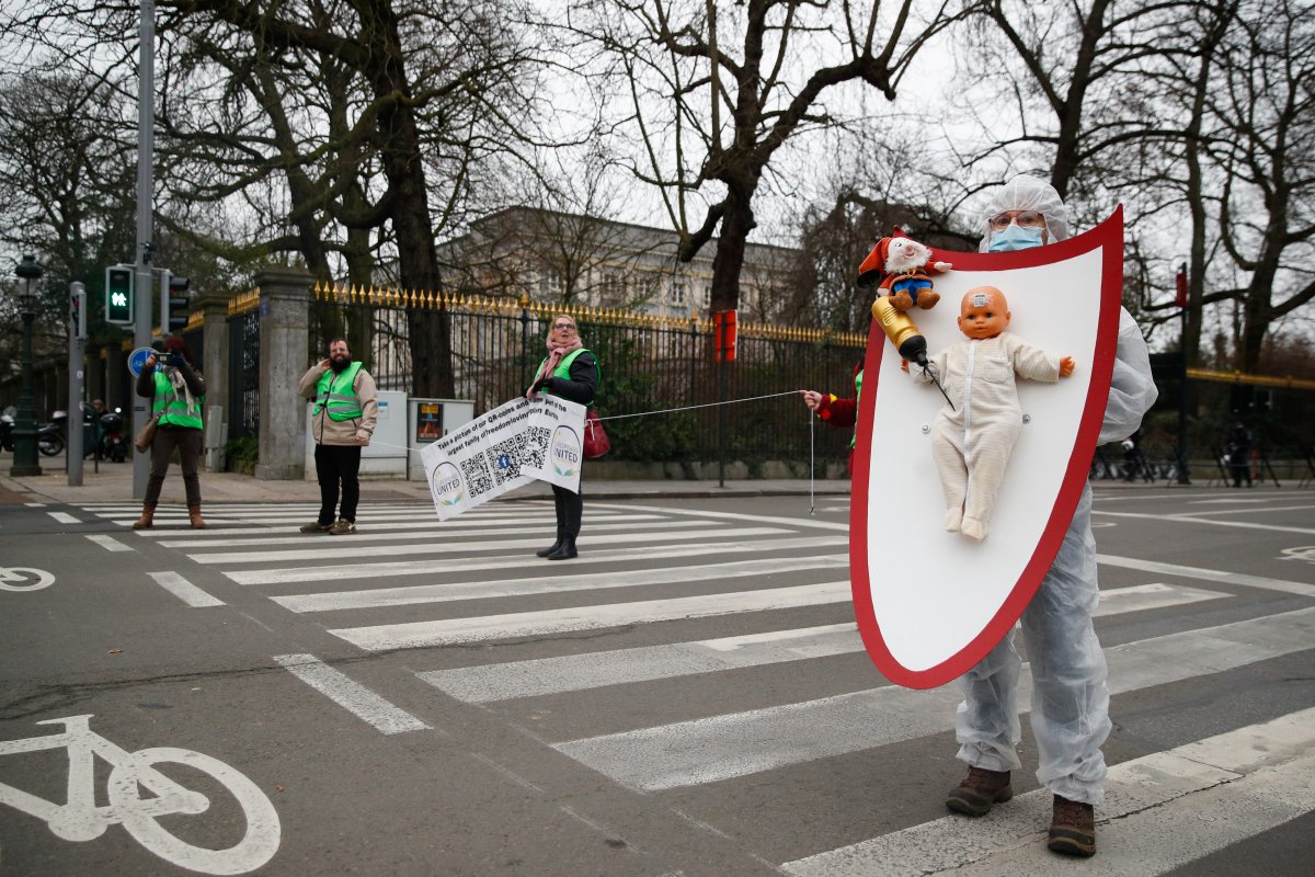 Belçika da koronavirüs tedbirleri protesto edildi #5