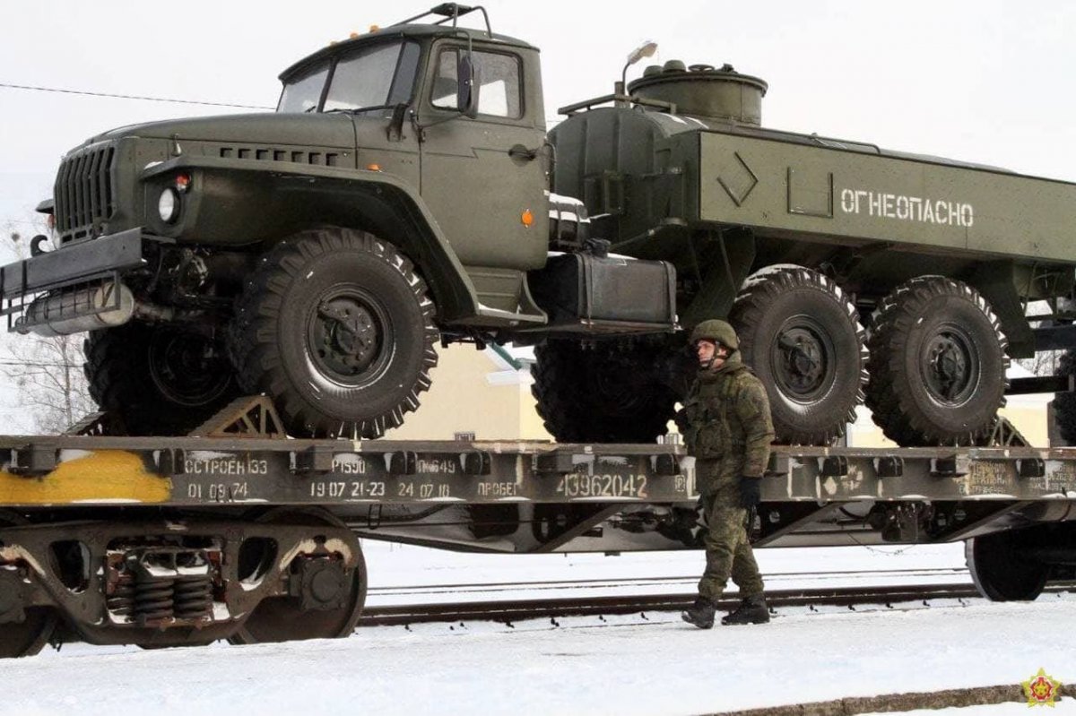 Rusya dan Belarus a askeri sevkiyat sürüyor #2