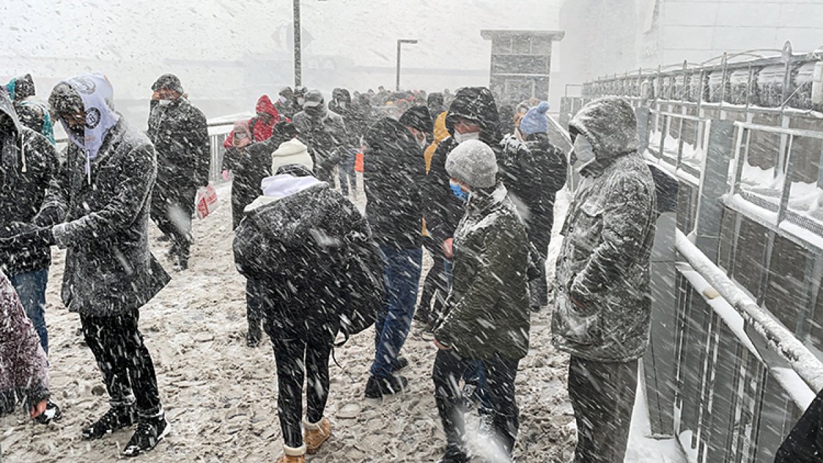 İstanbul da kamu görevlilerine kar izni #6