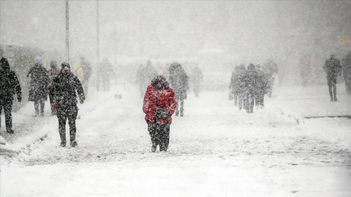 İstanbul da trafik yoğunluğu kar nedeniyle yüzde 90 a ulaştı #2