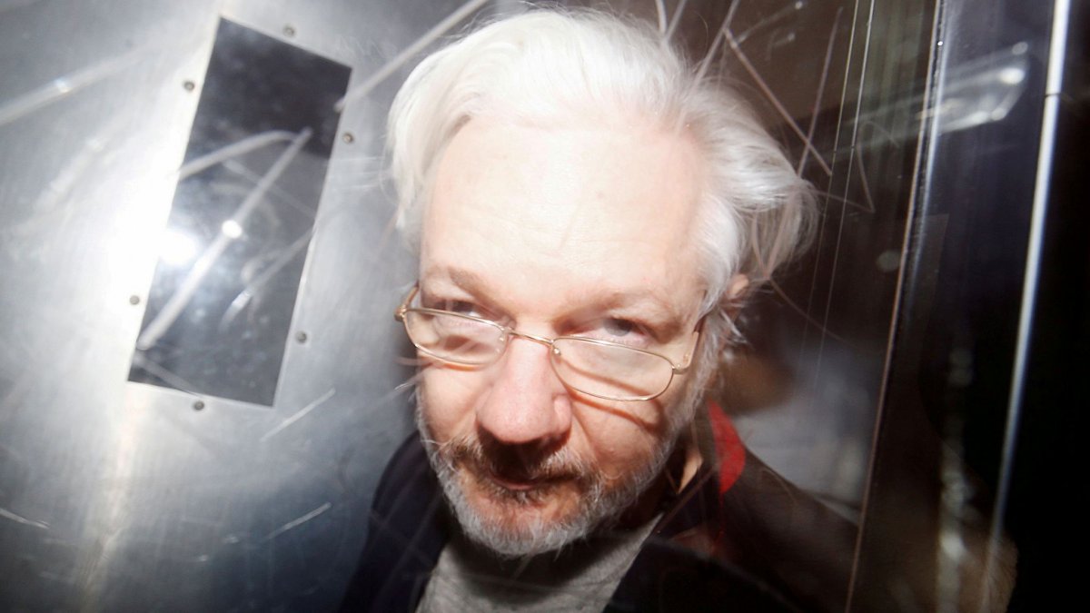 İngiltere'den Julian Assange hakkında karar