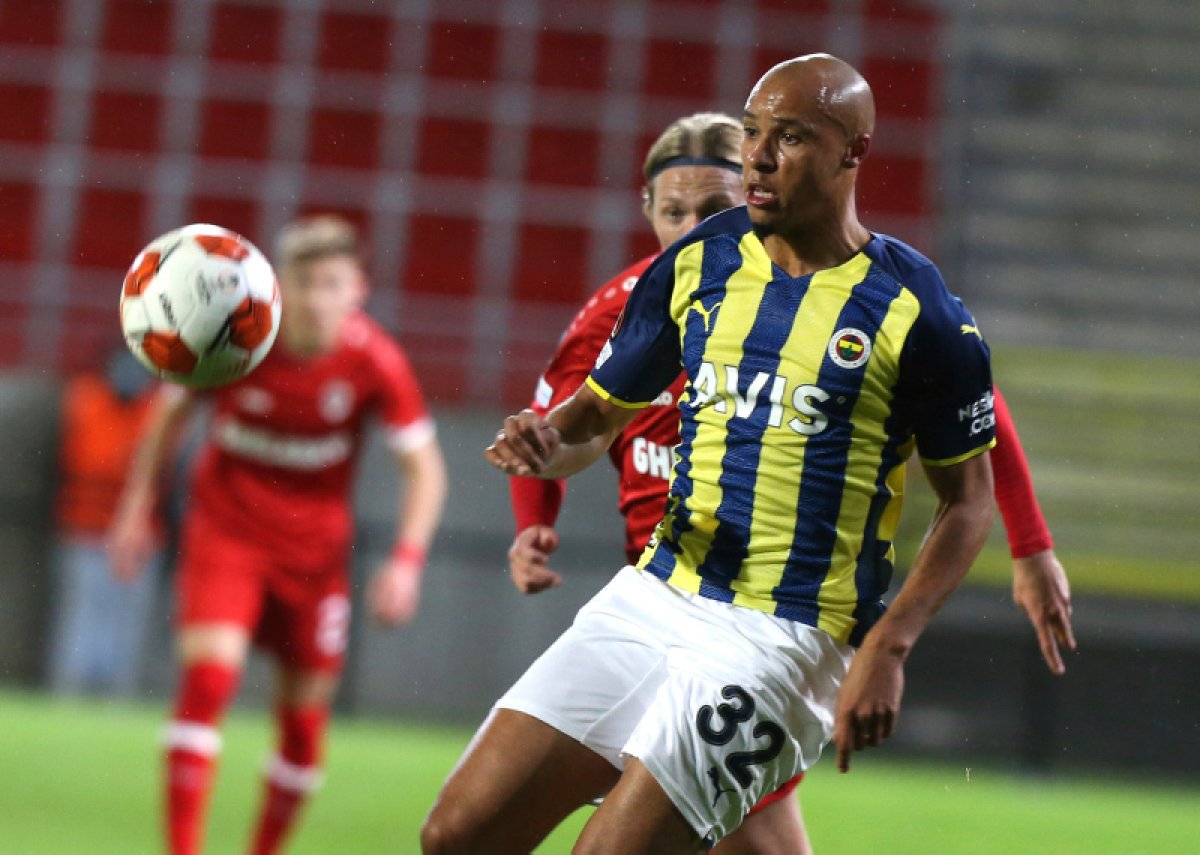 Saint-Etienne den Tisserand açıklaması: Fenerbahçe bırakmıyor #2