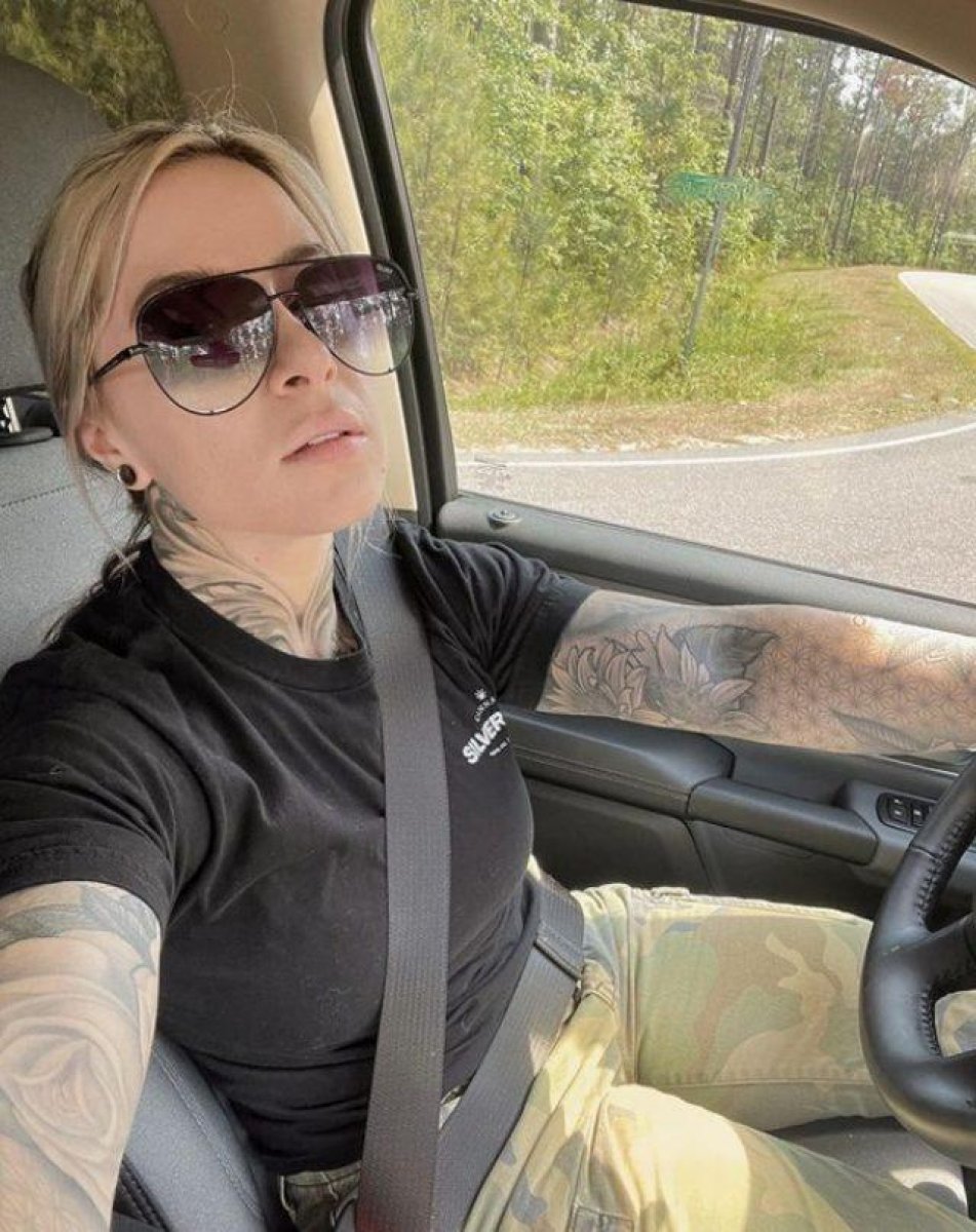 İç çamaşırı, tükürük derken olanlar oldu! Şimdi de rahminden çıkarılan doğum kontrol aparatını satıyor #3