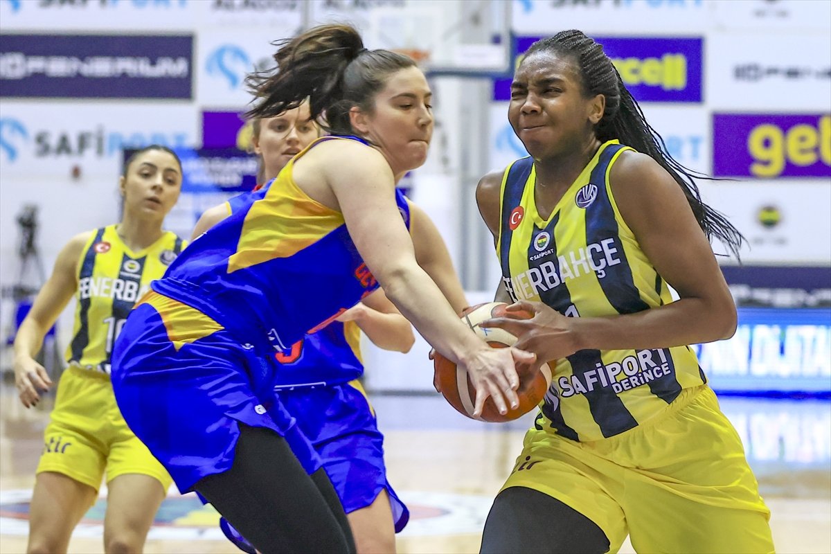 Fenerbahçe FIBA Kadınlar Avrupa Ligi nde Arka Gdynia yı yendi #5