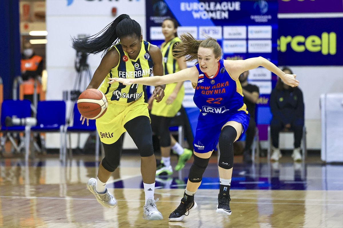 Fenerbahçe FIBA Kadınlar Avrupa Ligi nde Arka Gdynia yı yendi #6