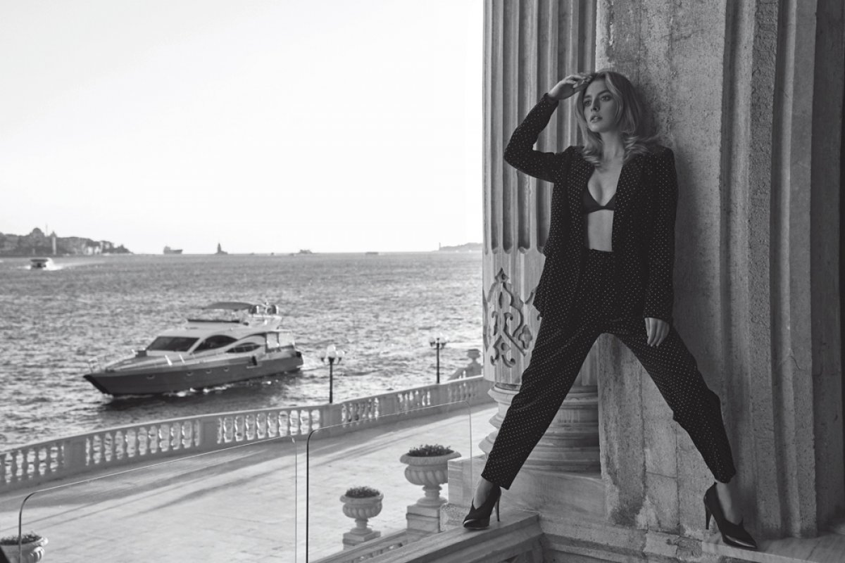 Melis Sezen, sütyeniyle poz verdi #3