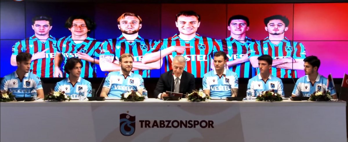 Trabzonspor da 6 isim için imza töreni #1
