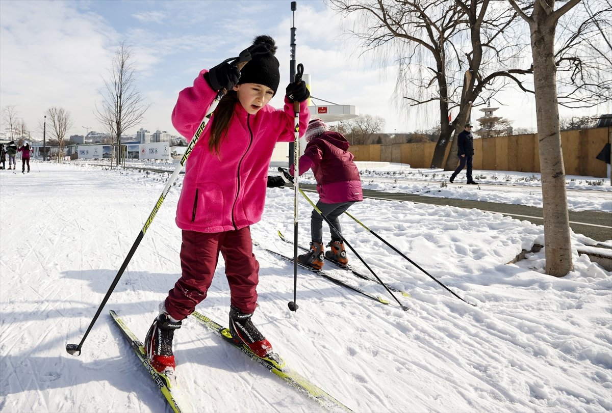 Başkent Millet Bahçesi, kış sporu tutkunlarının uğrak noktası oldu #10
