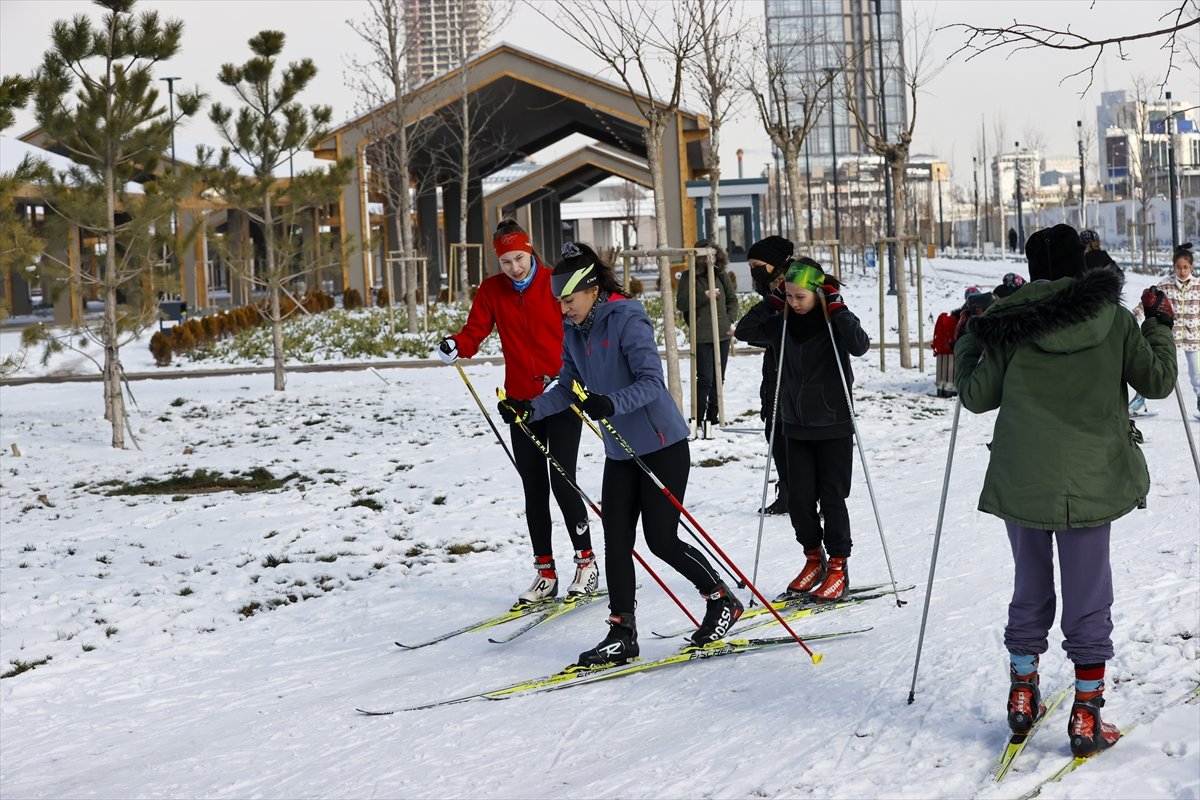 Başkent Millet Bahçesi, kış sporu tutkunlarının uğrak noktası oldu #4