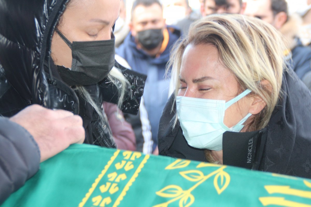 İstanbul İl Sağlık Müdürlüğü nden Ece Erken e ambulans yanıtı #2