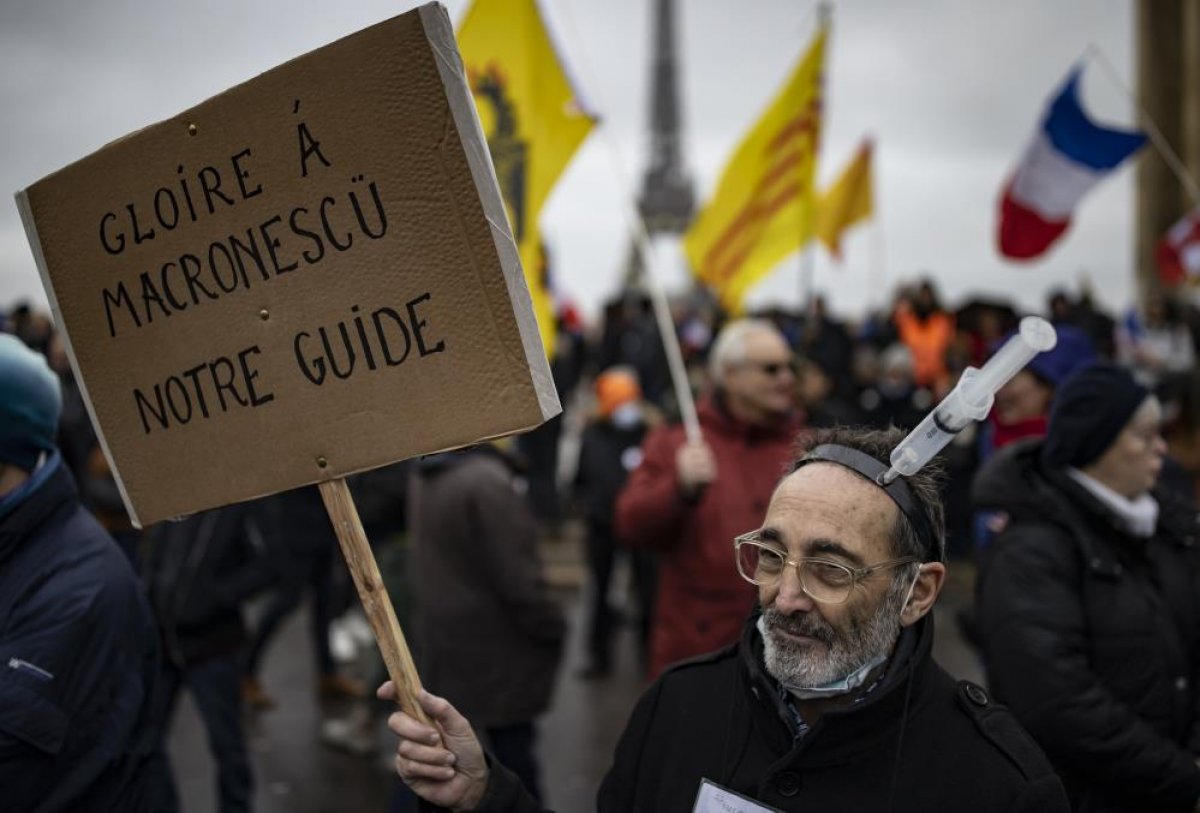 Fransa’da aşı kartı protestoları devam ediyor #1