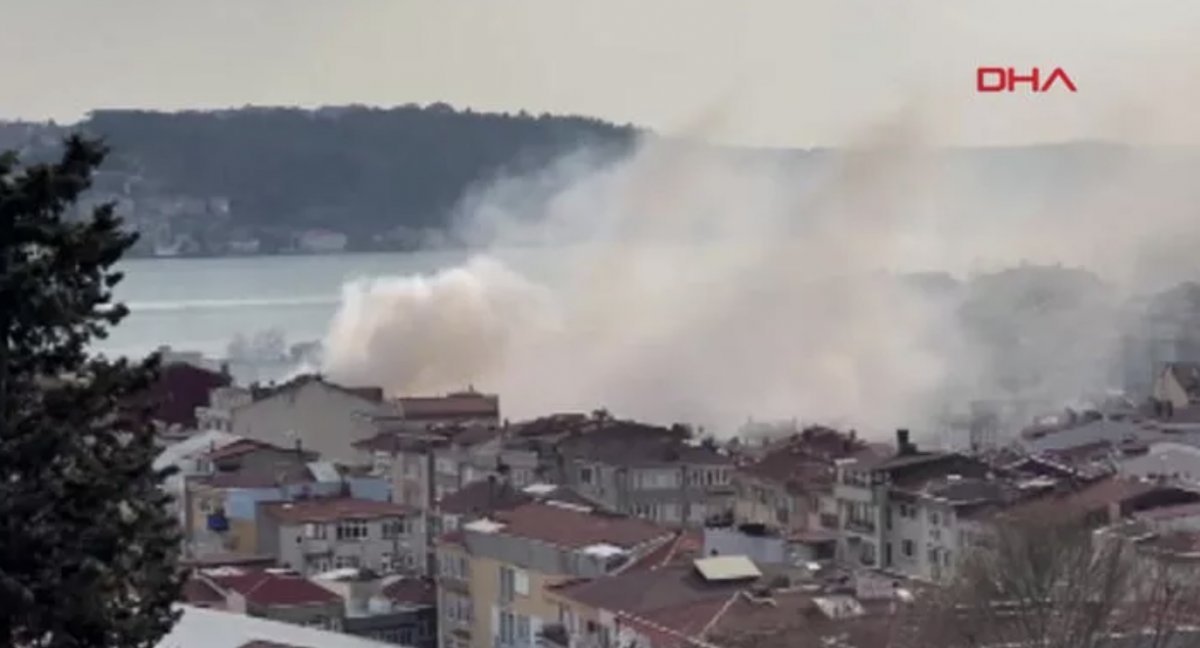 Beşiktaş ta ahşap binada yangın #1