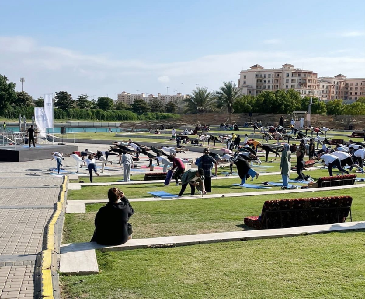 Suudi Arabistan da halk, ilk toplu yogada buluştu #1