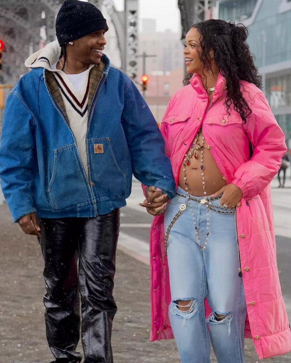 Göbek göründü bile! Rihanna ASAP Rocky den hamile... #5