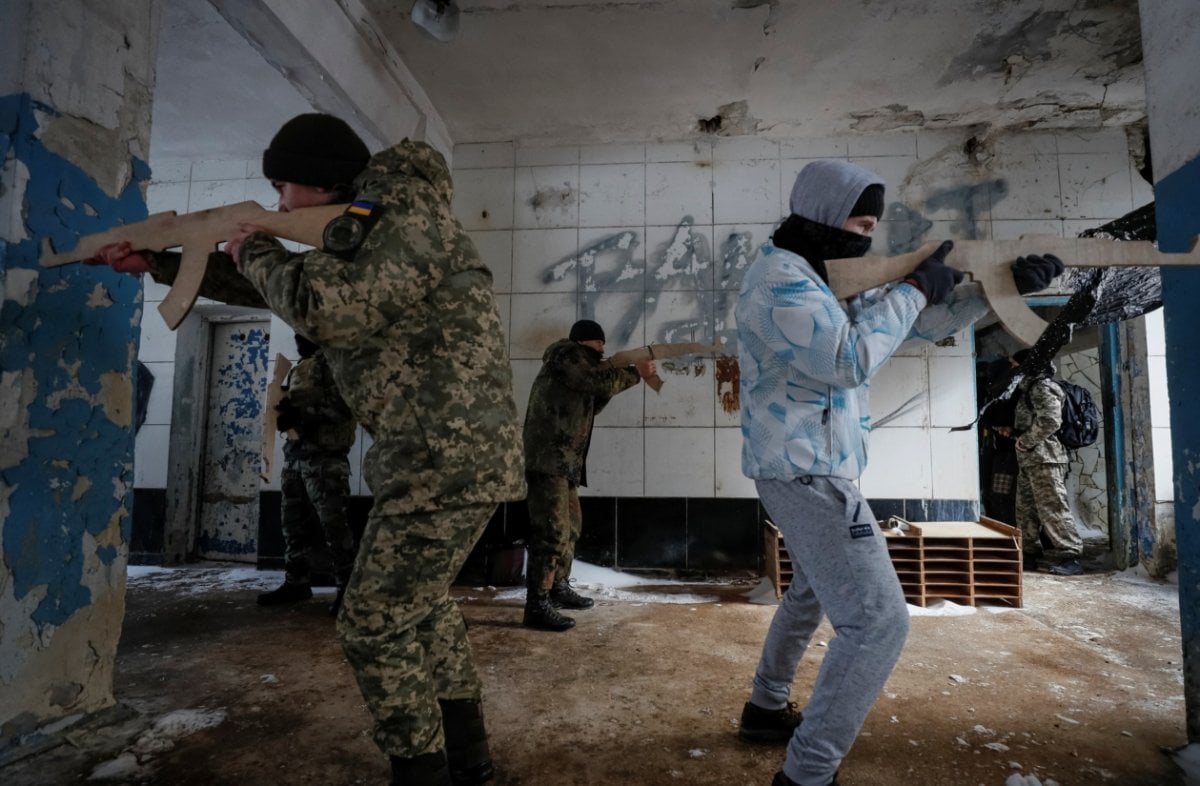 Ukrayna da sivil halka silah kullanımı eğitimi #2