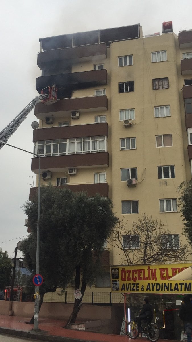 Adana da dehşet: Çocuklarının bulunduğu evi ateşe verdi #6