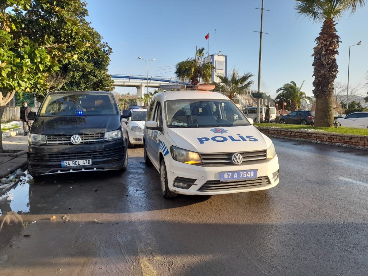 Zonguldak ta minibüsüne çakar takan şahıs: Araç milletvekiline ait #3