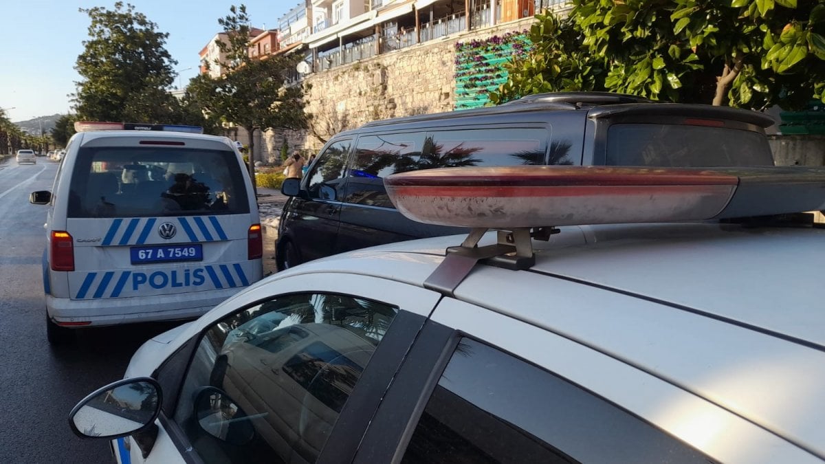 Zonguldak ta minibüsüne çakar takan şahıs: Araç milletvekiline ait #4