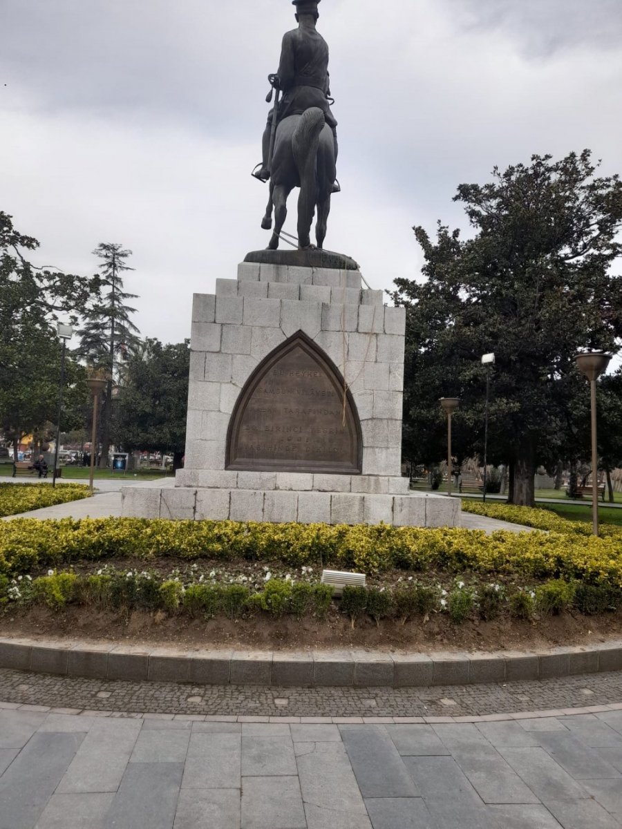 Samsun da Atatürk heykeline saldırı #3