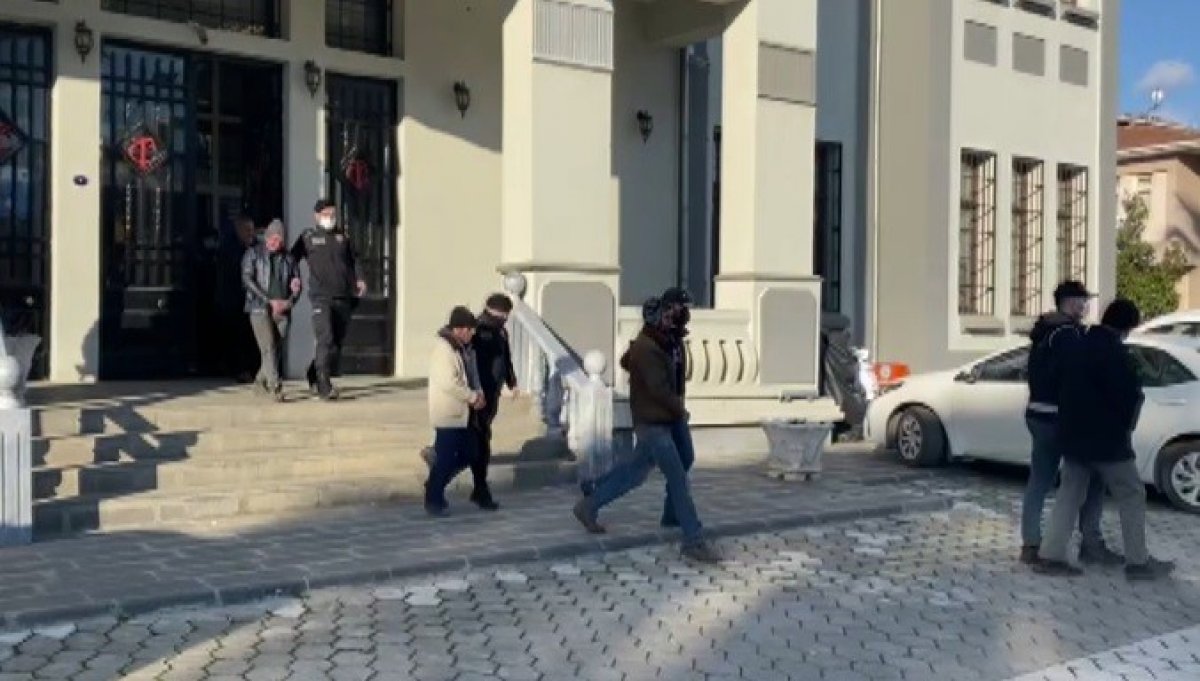 İzmir de tarihi eser kaçakçılarına operasyon: 9 gözaltı #1