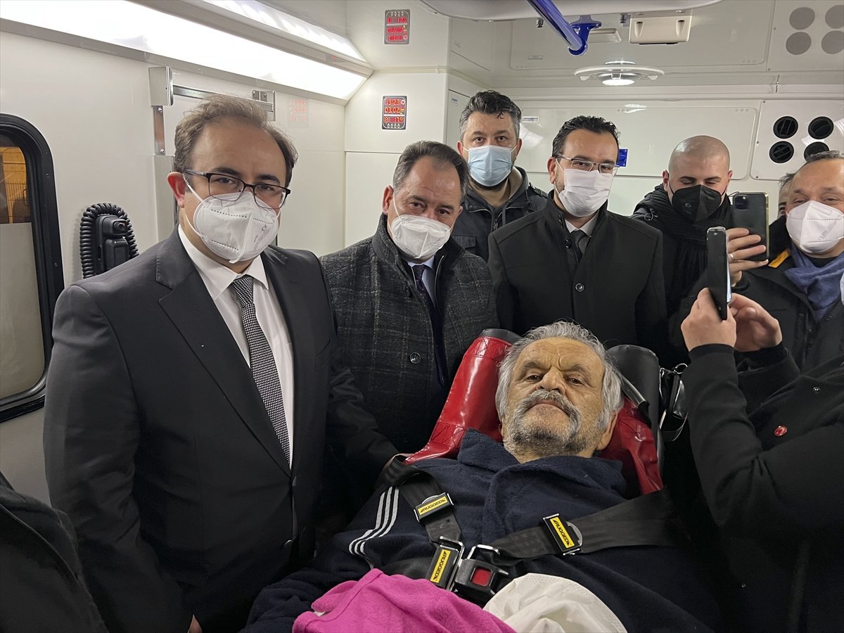 Almanya da yeterli sağlık hizmeti alamayan Türk hasta Ahmet Demiray, Türkiye ye getirildi #9