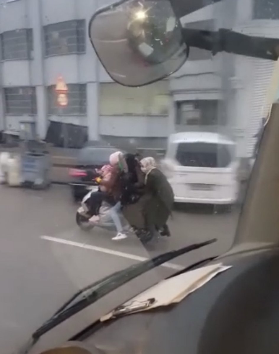 Bursa da 1 motosiklete binen 5 kişinin ölüme yolculuğu kamerada #1