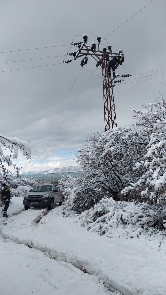 Isparta da kar nedeniyle yaşanan elektrik krizi çözülüyor #8