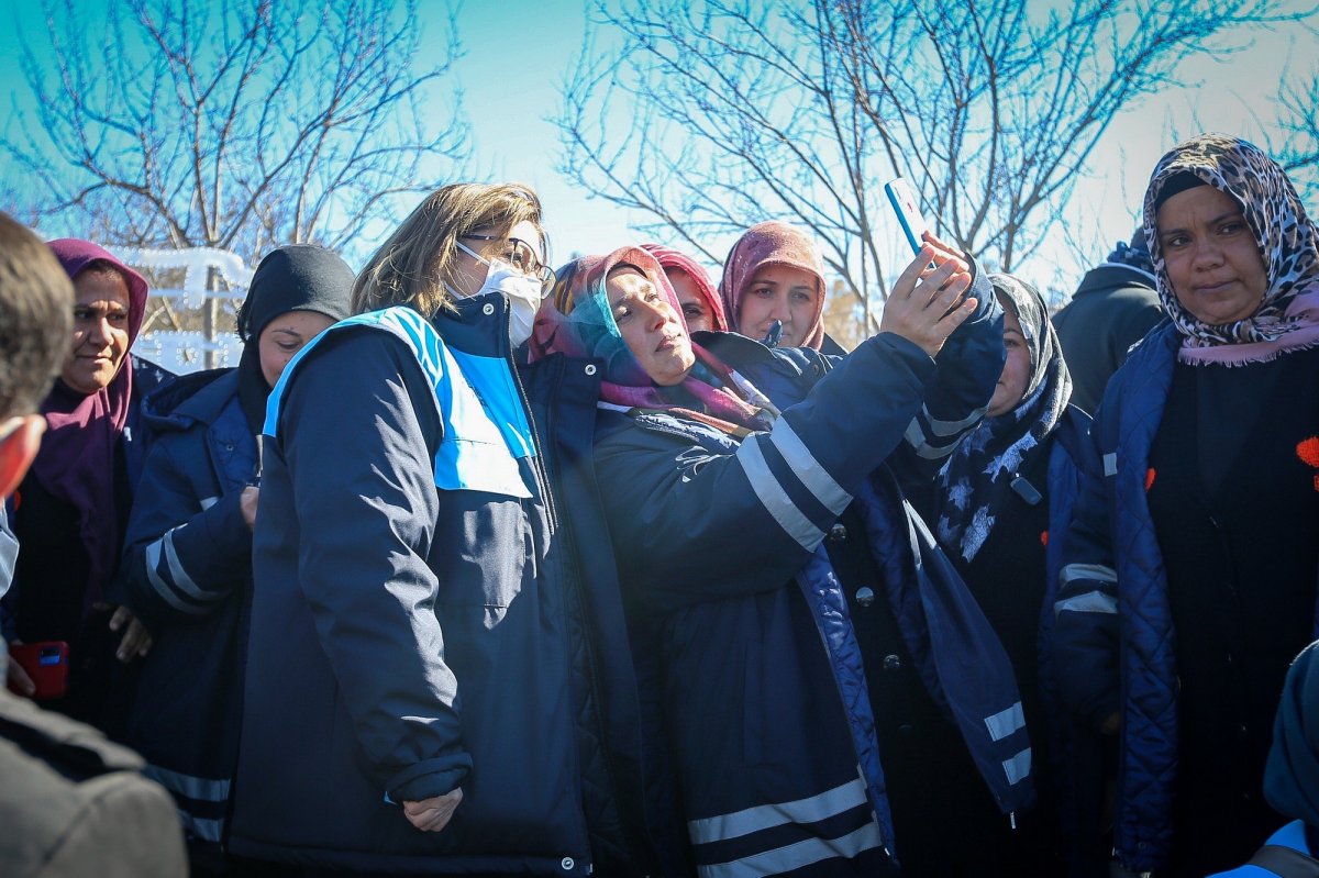 Fatma Şahin’den karla mücadelede çalışan personele ikramiye müjdesi #4
