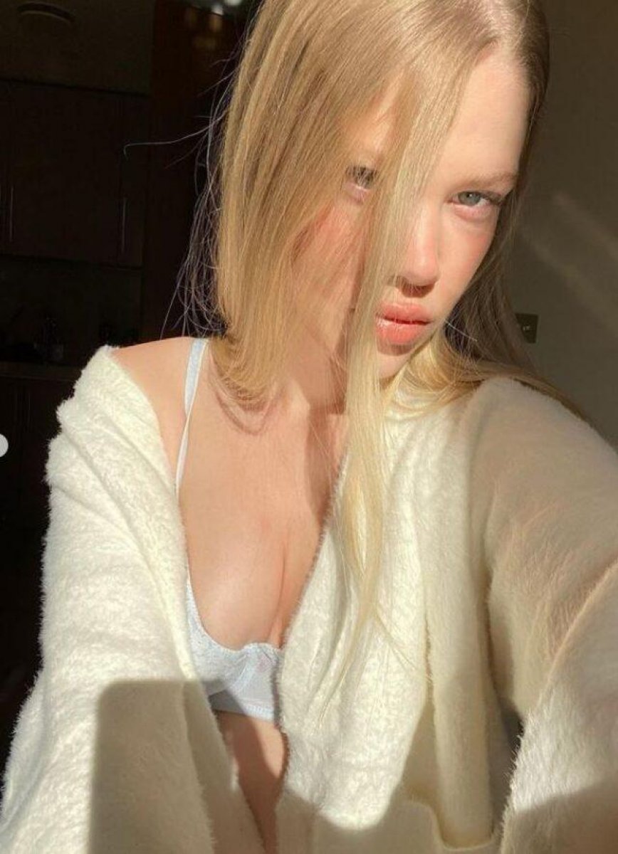 Serel Yereli sütyenli pozlarıyla geri döndü #2