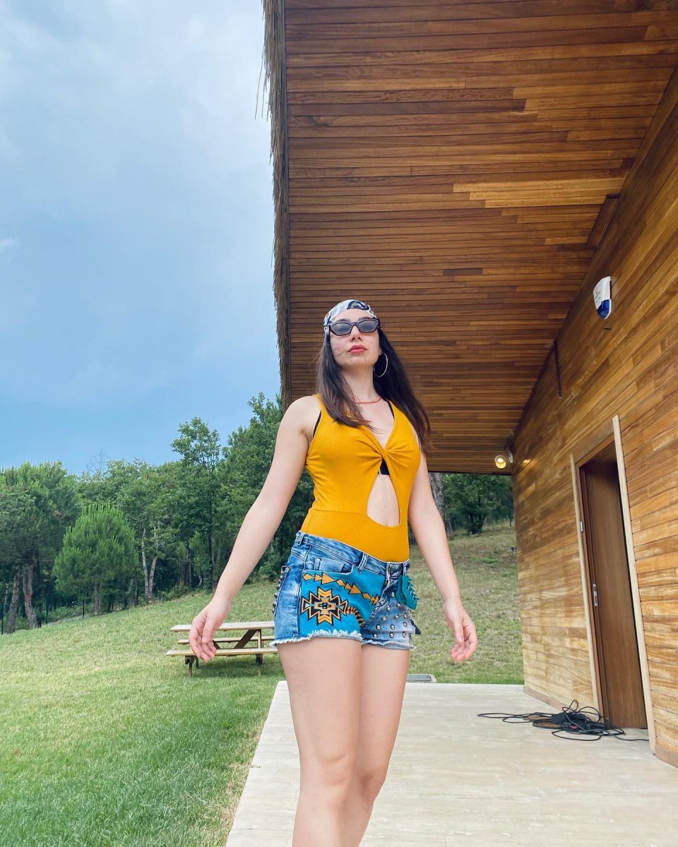 Alemin Kıralı nın Oben i bikinili pozunu paylaştı #2