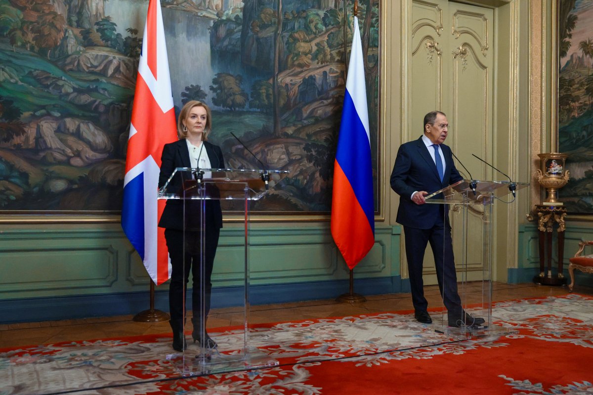 Rusya Dışişleri Bakanı Lavrov mevkidaşı Truss ile görüştü #3