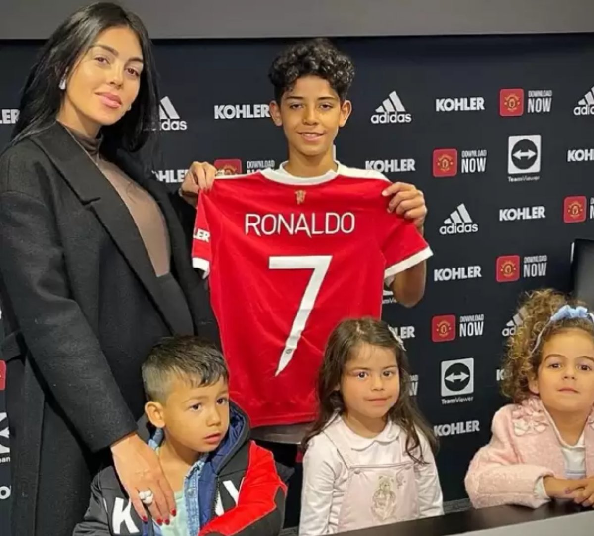 Cristiano Ronaldo nun oğlu Manchester United a transfer oldu #1