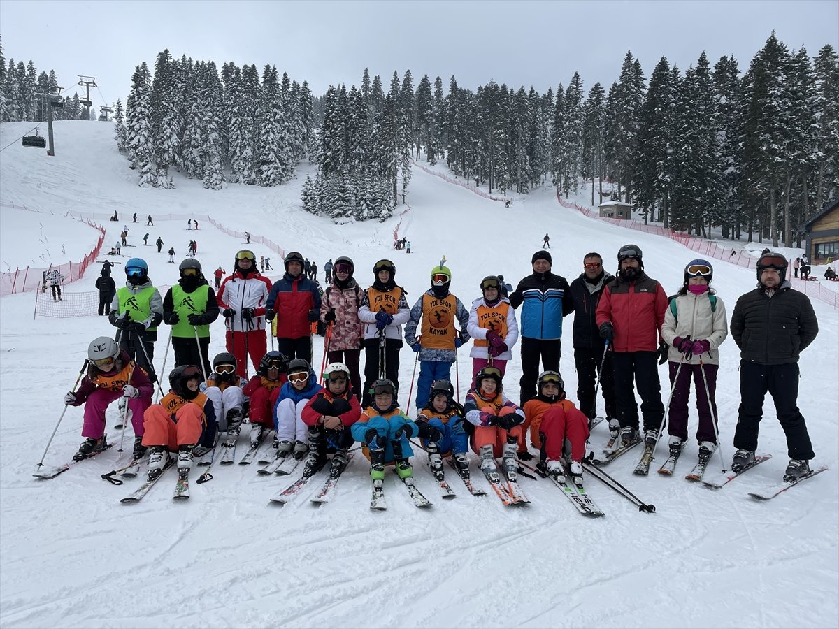 Ilgaz Dağı nda minik kayakçıların soğuk hava ve fırtına altında eğitimi #6