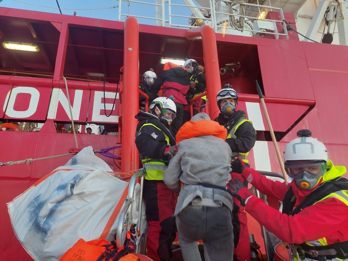 Akdeniz de 228 düzensiz göçmen kurtarıldı #1